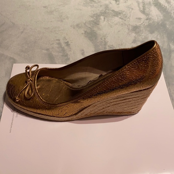 Size 9 Coach wedge shoe - Picture 1 of 5